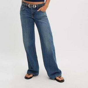 Levis Premium Low Loose Jeans in Living the Good Life Medium Wash NWT
